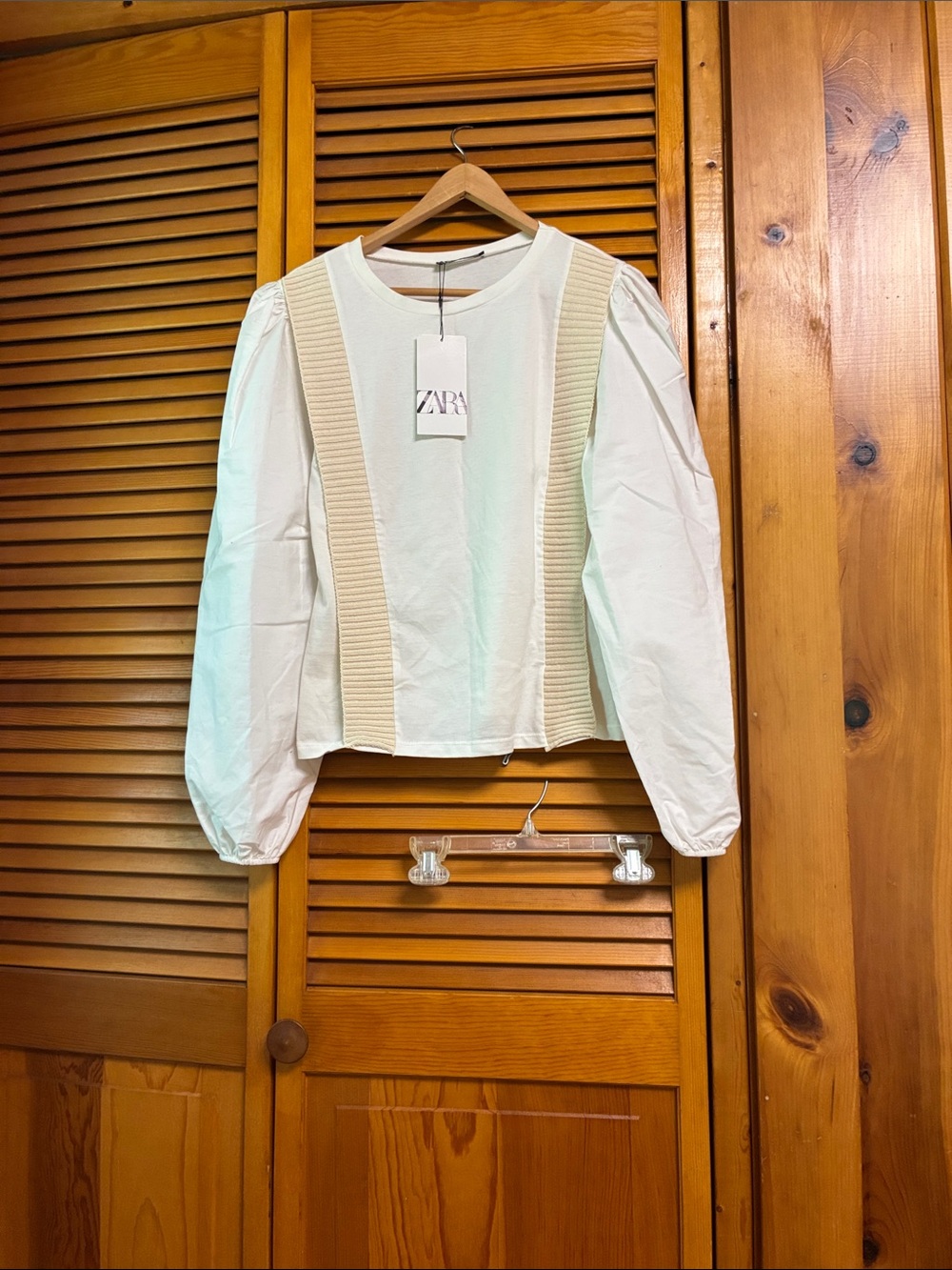 Zara Cream-Trim White Puff Sleeve Top length 21”pit to pit 19”sleeves 24”